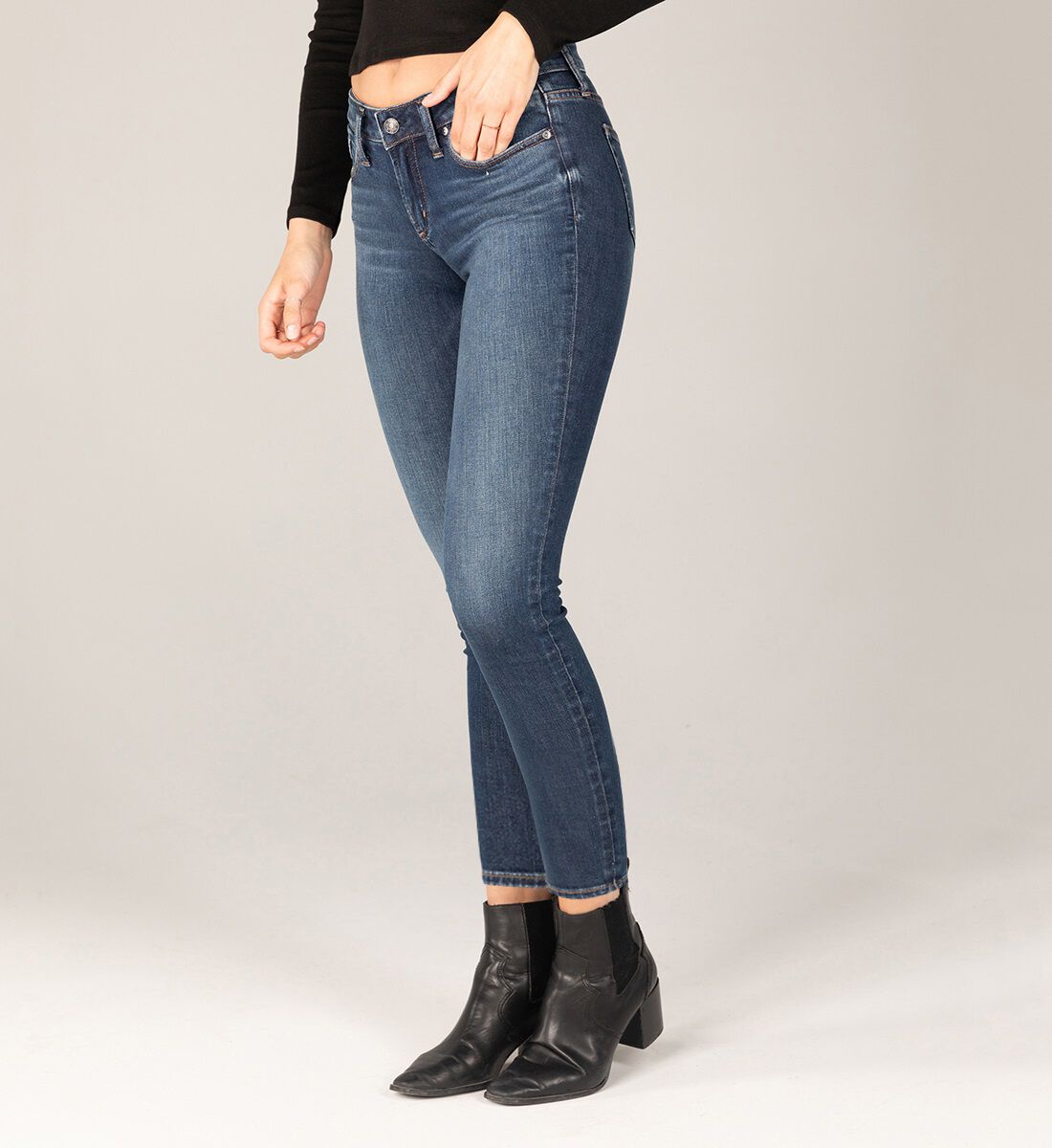 Buy Suki Mid Rise Skinny Jeans for CAD 90.00 | Silver Jeans CA New