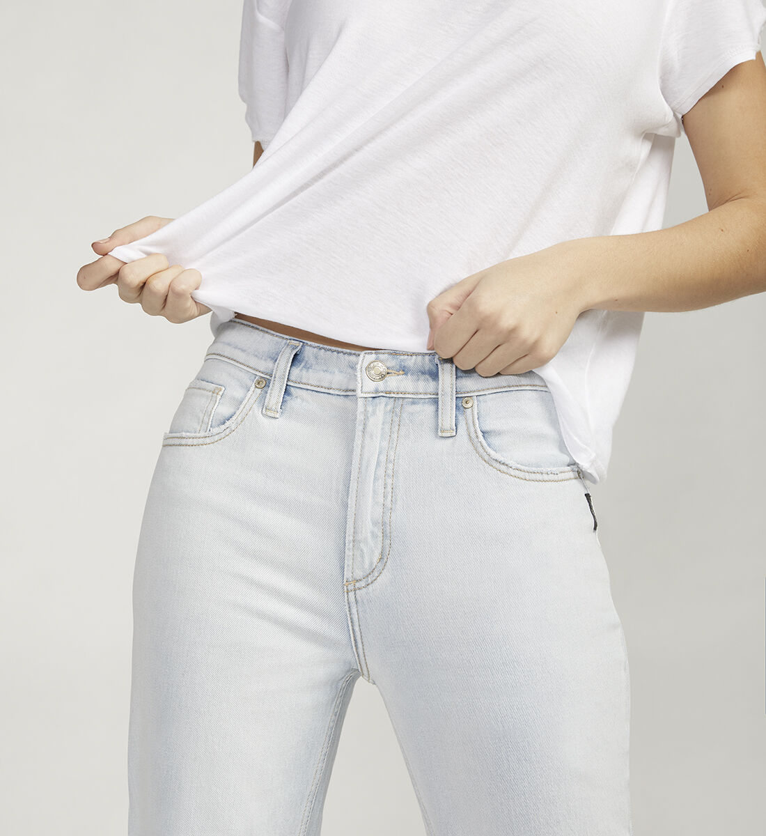 Buy 90s High Rise Boyfriend Jeans for CAD 108.00 | Silver Jeans CA New