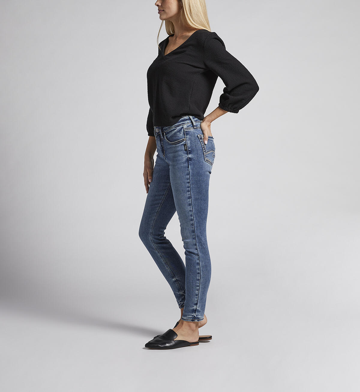 Buy Suki Mid Rise Skinny Jeans for CAD 67.00 | Silver Jeans CA New