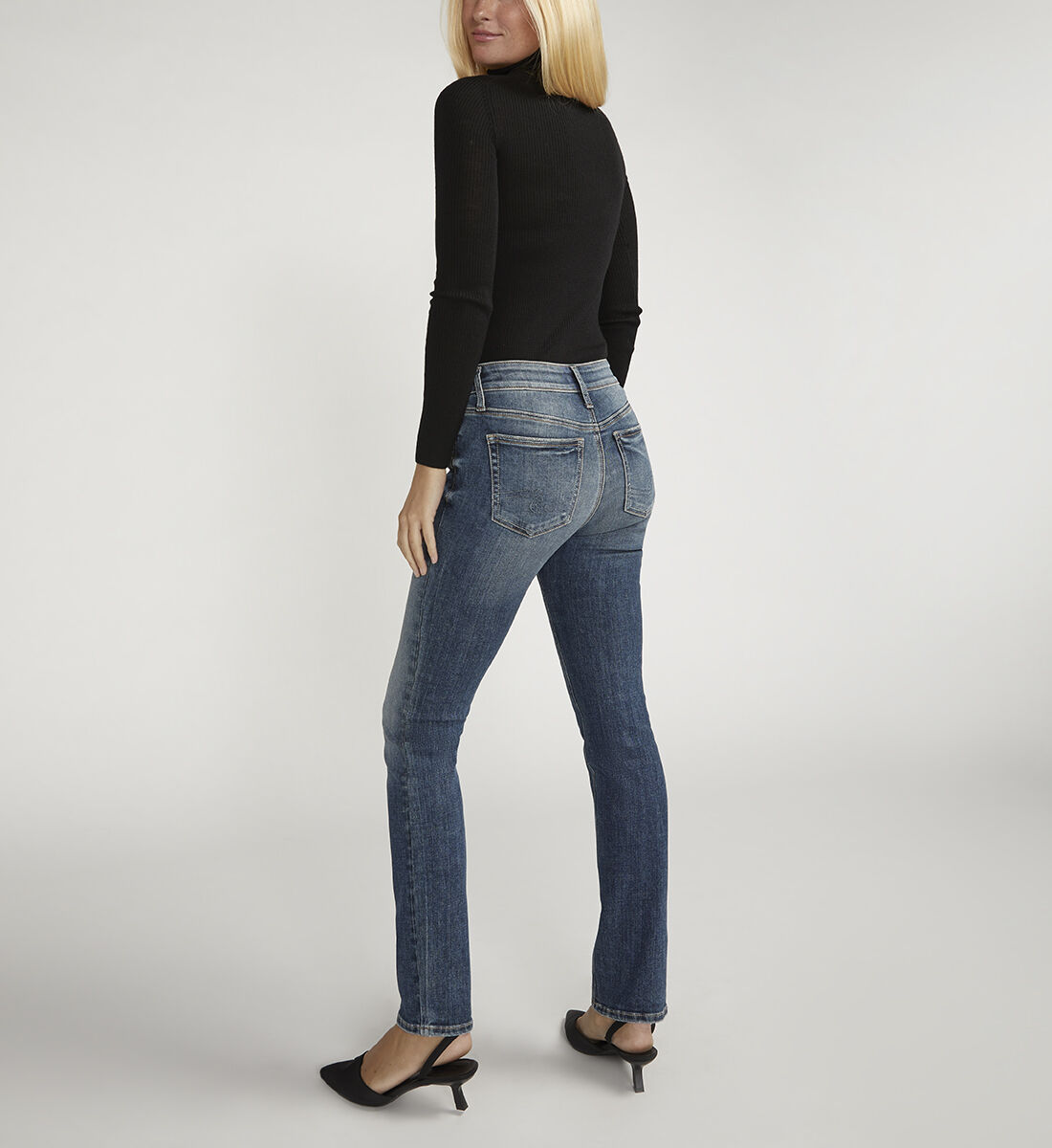 Buy Suki Mid Rise Straight Leg Jeans for CAD 92.00 | Silver Jeans 