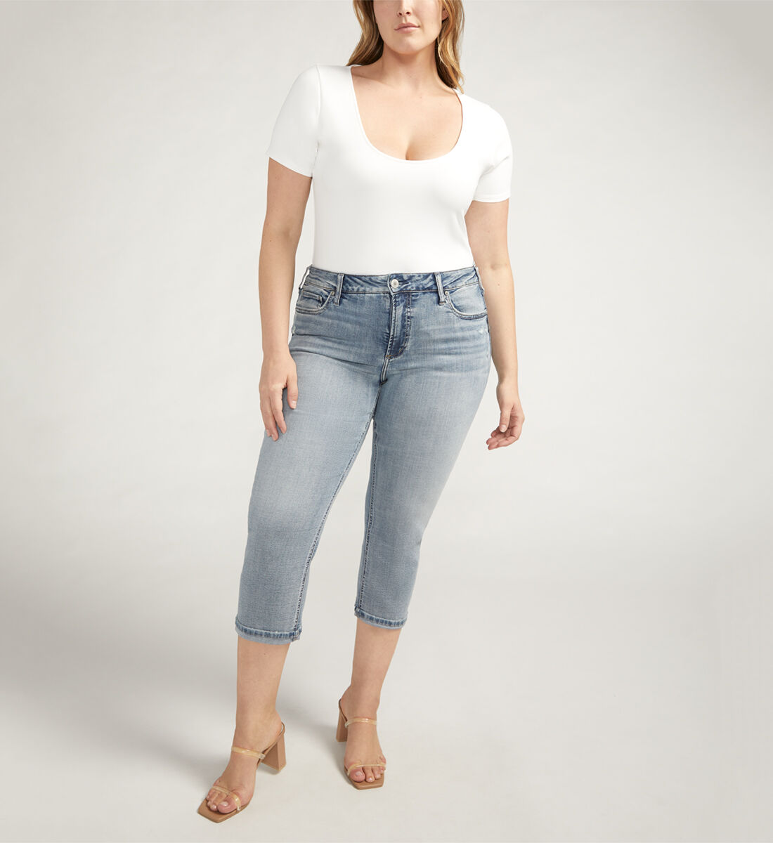 Buy Suki Mid Rise Capri Plus Size for CAD 94.00 | Silver Jeans CA New