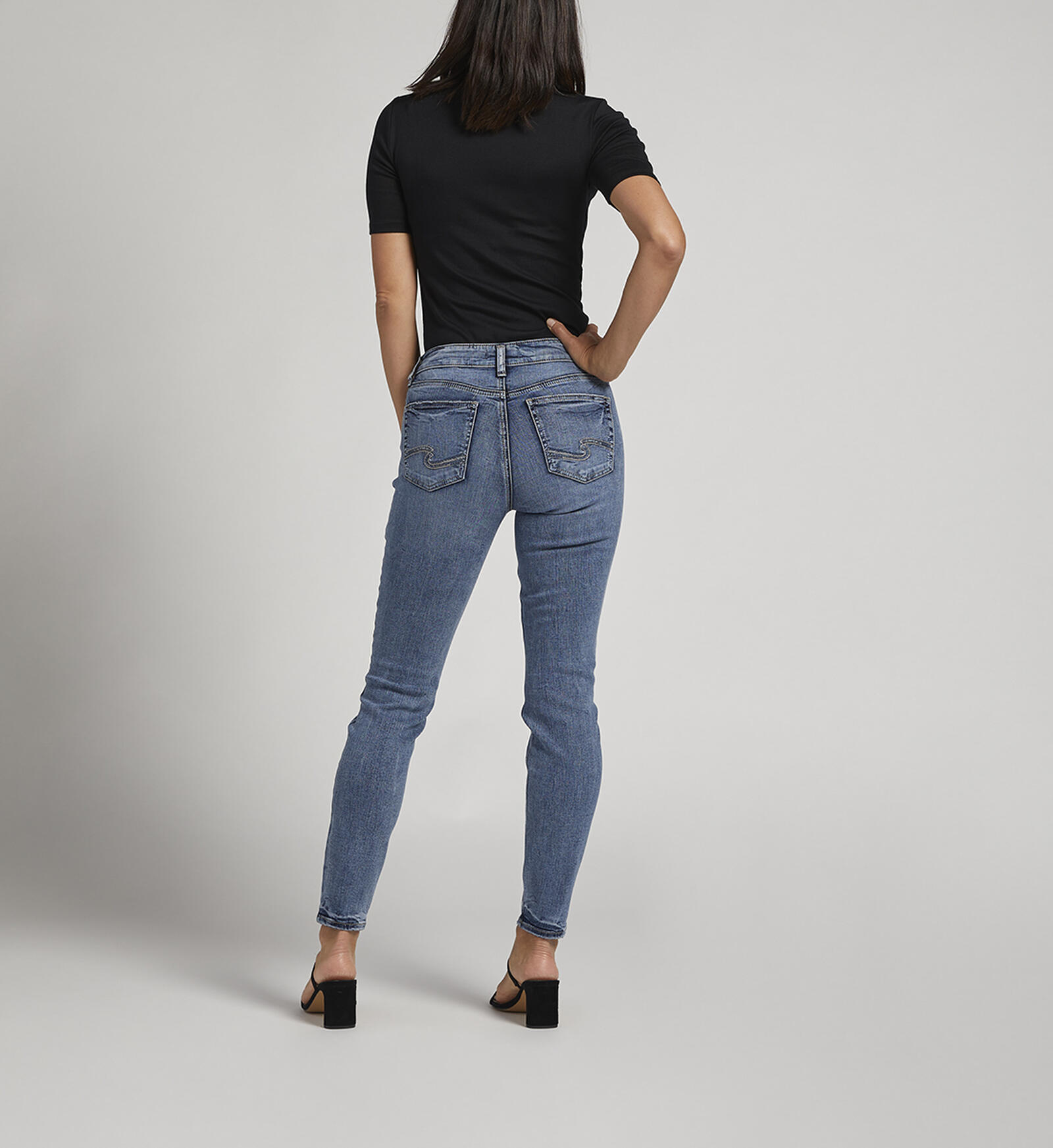 Buy Suki Mid Rise Skinny Jeans for CAD 54.00 | Silver Jeans CA New